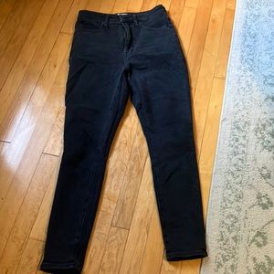 Madewell curvy high rise skinny jeans in black; only worn once!